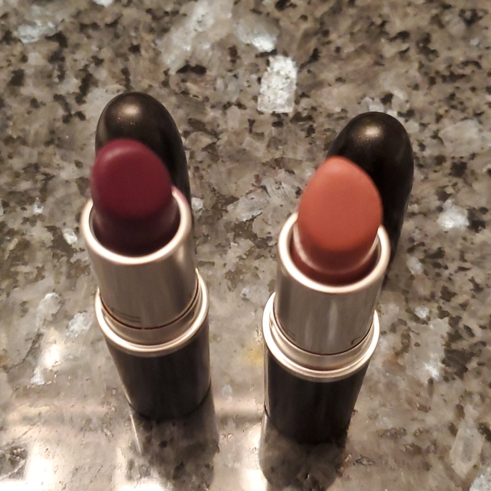 Set of 2 MAC lipsticks